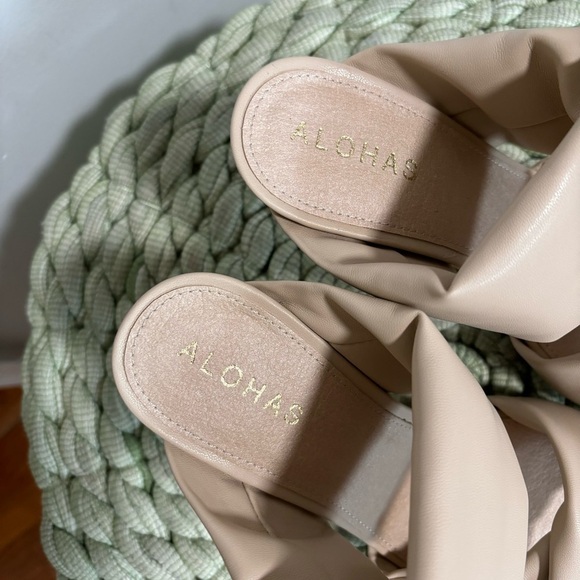 Alohas Twist Strap Mules In Ivory Vegan Leather Square Toe Heel Sandal NWOB - Picture 7 of 11